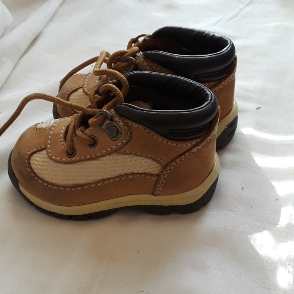 Boy shoe